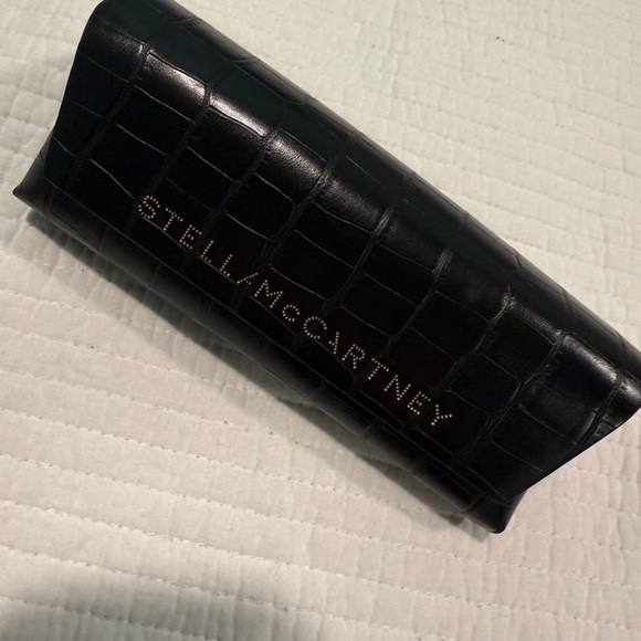 Stella McCartney Black Croc-Embossed Sunglass case - Picture 2 of 5